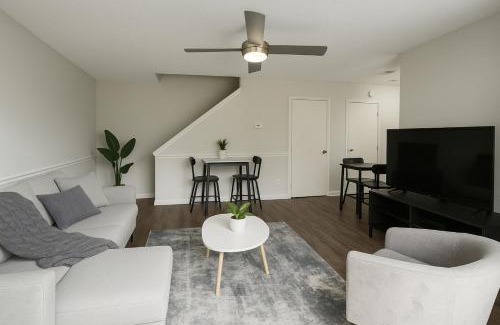 Shannon Apartment | Cozy 2BR Family Duplex Near Parks N Shopping