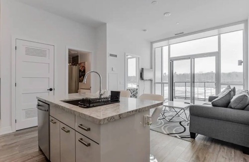 Innisfil Condo | Cozy 2BR Highpoint located at the Friday Harbour