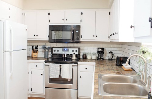 Mobile Apartment | Cozy 2BR Home Close to MOB