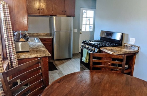 Davenport House | Cozy 2BR Home in Quiet Neighborhood