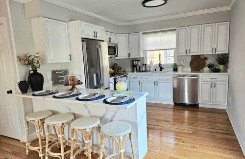 Easton House | Cozy 2BR Home near Idlewild Parkn