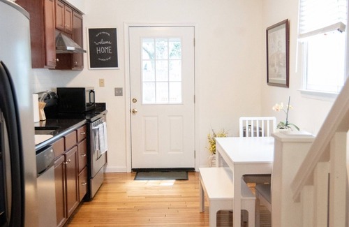Historic District House | Cozy 2br home w/parking in downtown Annapolis