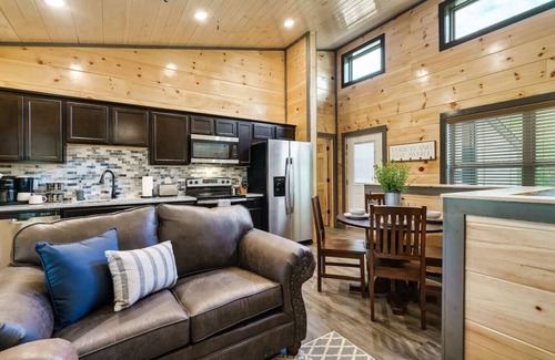Sevierville Cabin | Cozy 2BR | HOT TUB | Pets Welcome!
