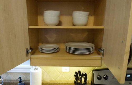 South London House | Cozy 2BR in Wortley Village + 2-car Parking + WiFi
