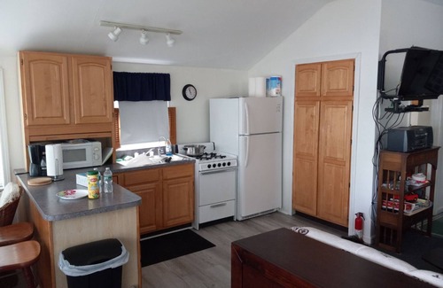 Lyman Cottage | Cozy 2BR Pondside Cottage