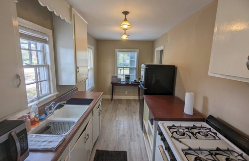 Jackson House | Cozy 2BR Retreat in Midtown Jackson