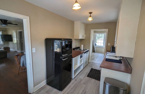 Jackson House | Cozy 2BR Retreat in Midtown Jackson