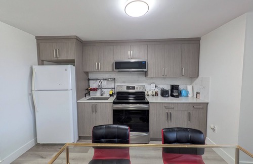 South Surrey House | Cozy 2BR retreat in South Surrey