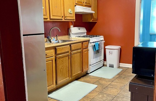 North Austin Apartment | Cozy 2BR Self-checkin unit in Chicago l Few Steps from DT I Car Rental Available