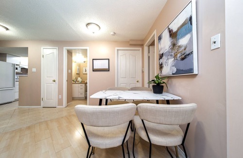 West Edmonton House | Cozy 2BR Suite In Golf Course By Henday, Whitemud, Acheson - Long Stay Discount!