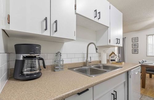 Fort McMurray Apartment | COZY 2BR | w/ Balcony & Parking | Near NLRHC