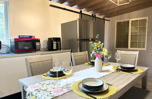 Riverview West Apartment | Cozy 2BR w/WiFi & TV : Dive into SoCal Adventures!Sleep 8 & Parking