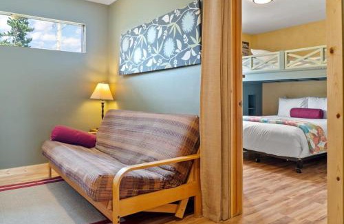 Wildernest House | Cozy 2BR with Great Views Near Trails