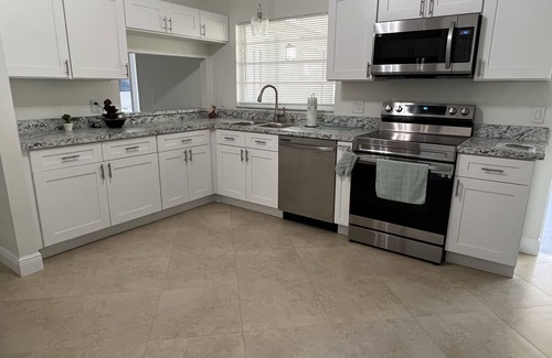Indian Ridge House | COZY 3/2 Pet Friendly Home Near Disney