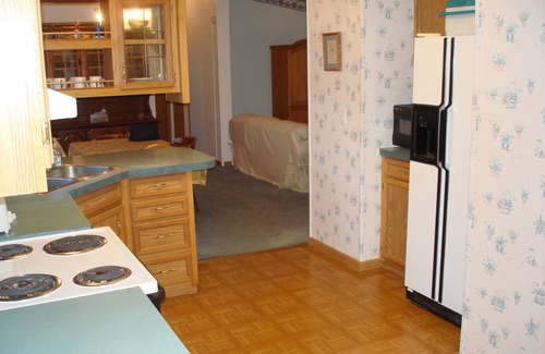 Farrandsville House | Cozy 3 bdrm country home BIG YARD and campfire area