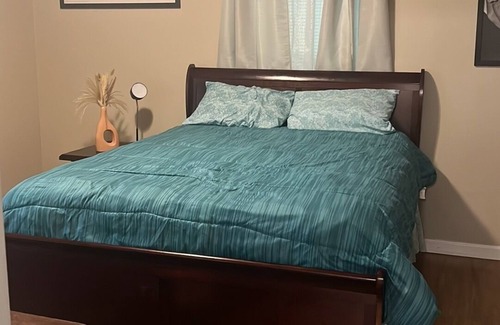Shearer Hills - Ridgeview House | Cozy 3 bdrm home centrally located within mins from airport & major attractions