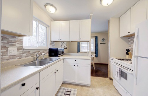 Westland House | Cozy 3 bed 1 bath entire house- up to 6 people