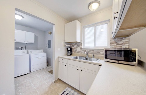 Westland House | Cozy 3 bed 1 bath entire house- up to 6 people