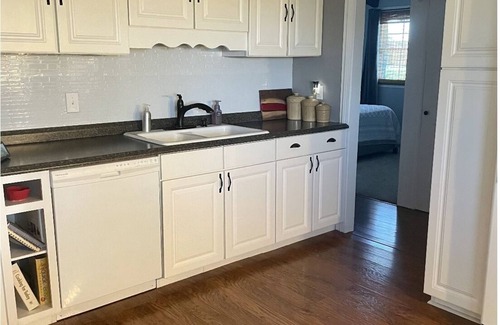 Hannibal House | Cozy 3 bed, 2 bath home close to historic downtown Hannibal