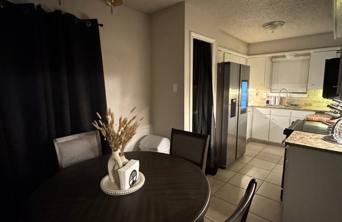 Lubbock House | Cozy 3-Bed, 2-Bath Home in South Lubbock with Modern Upgrades & Cozy Living Room