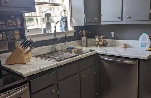 North Chesterfield Apartment | Cozy 3 bed 2 bath , pet friendly home