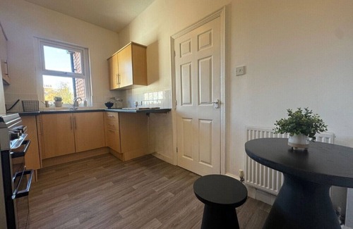 Southport Apartment | Cozy 3 bed apartment with views of Southport's Marine Lake! Free WiFi