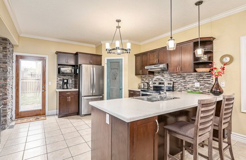 Collingwood House | Cozy 3 bed home close to Blue Mountain