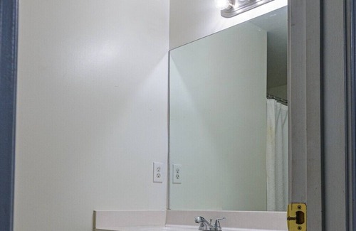 Kennesaw House | Cozy 3 Bed Home Summa