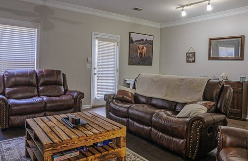 Kennesaw House | Cozy 3 Bed Home Summa