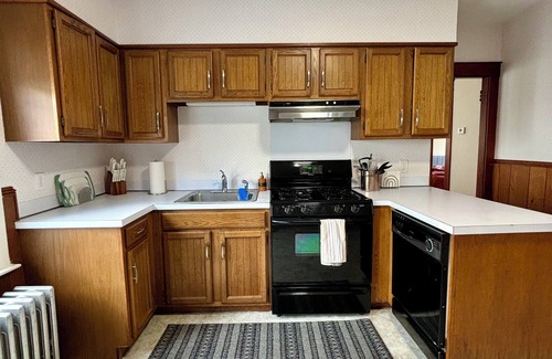 Bristol Apartment | Cozy, 3 bed retreat near downtown Bristol