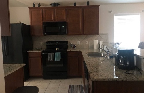 Houston House | Cozy 3 Bed Room Home