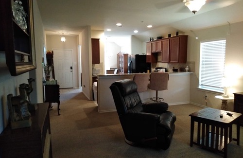 Houston House | Cozy 3 Bed Room Home