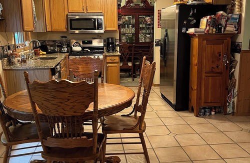 Gansevoort House | Cozy 3 bedrm colonial near Saratoga Springs and Adirondack/Lake George region.