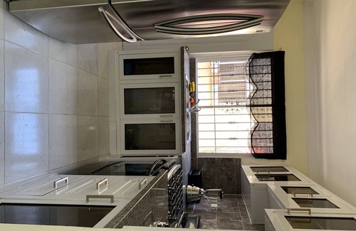 Los Frailes Apartment | Cozy 3 bedroom spacious Condo minutes away from Beach.