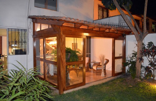 Lima House | COZY 3 BEDROOM HOME CLOSE TO MIRAFLORES