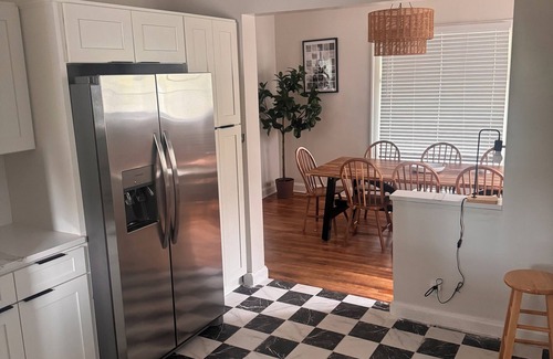 Cleveland House | Cozy 3-bedroom house with WiFi in Cleveland Heights