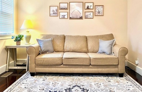 La Crosse House | Cozy 3 Bedroom / 1.5 Bath House Close to Everything!