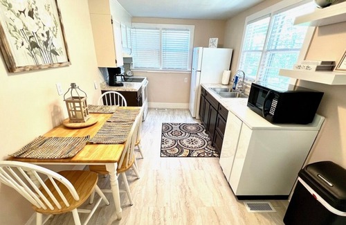 La Crosse House | Cozy 3 Bedroom / 1.5 Bath House Close to Everything!