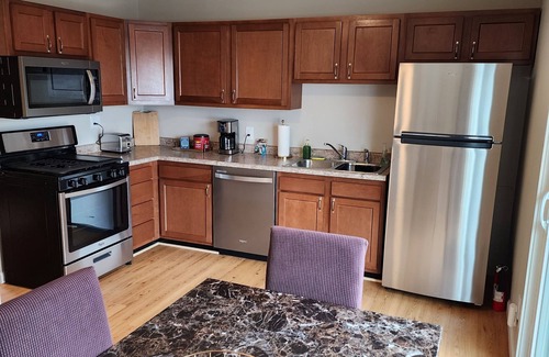 Urbana House | Cozy 3 bedroom/1 bathroom home