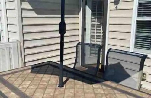 Hampton House | Cozy 3 Bedroom 2.5 bath home away from home.