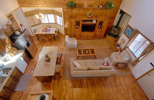 Overgaard Cabin | Cozy 3 bedroom 2 bath Cabin in the Pines