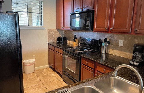 Wellington Condo | Cozy 3 Bedroom 3 Bathroom Condo in Bella Piazza