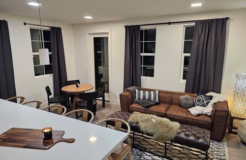 Los Alamos Apartment | Cozy 3-bedroom apartment with AC and WiFi in peaceful Los Alamos