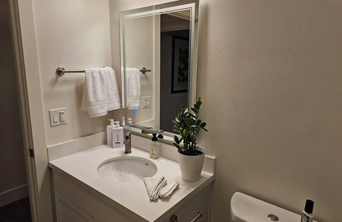 Los Alamos Apartment | Cozy 3-bedroom apartment with AC and WiFi in peaceful Los Alamos
