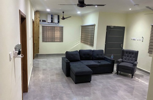 Kasoa Apartment | Cozy 3-bedroom apartment in Kasoa with AC, WiFi, water heater, solar power