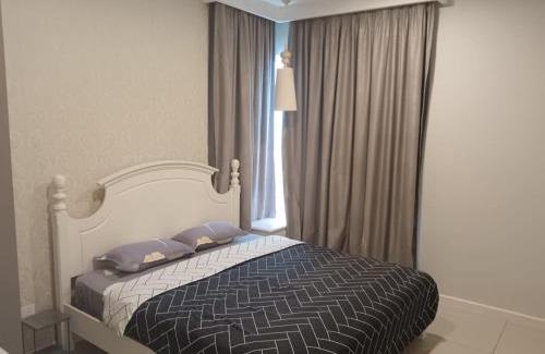 Bunga Paya Pantai Apartment | Cozy 3-bedroom Apartment with Swimming Pool