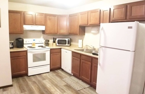 Plover Apartment | Cozy 3 bedroom apartment with free garage/parking