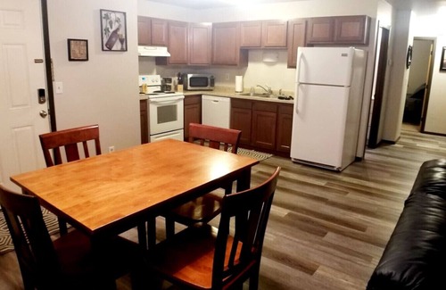 Plover Apartment | Cozy 3 bedroom apartment with free garage/parking