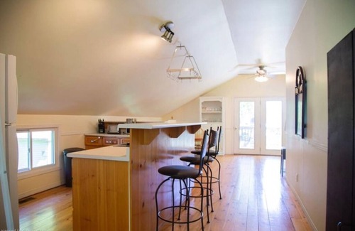 Turkey Point House | Cozy 3-Bedroom Beach Cottage