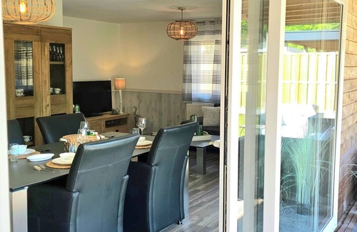 Erm House | Cozy 3-bedroom bungalow in Ermerstrand (Netherlands)